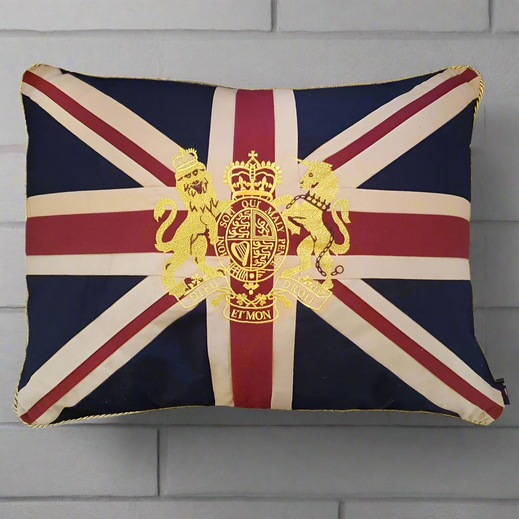 Union jack canvas cushion with crest. Vintage look and attractive piping.  Polyester filling included.  Iconic, decorative cushions which always look up to date, a style that lasts and never fades. 