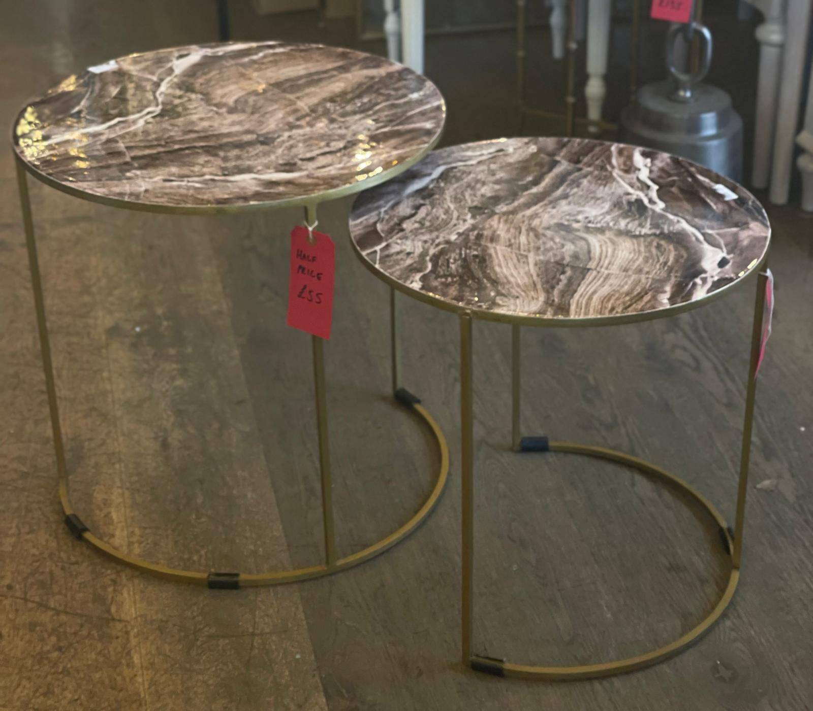 Large size faux marble side table with gilt frame, the realistic green veined marble looks luxurious against the brushed gilt metal of the frame.