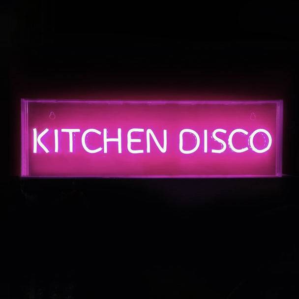 Acrylic neon wall sign "Kitchen Disco" on a box frame. A perfect retro look.
It comes with an USB cable with dimmer switch.