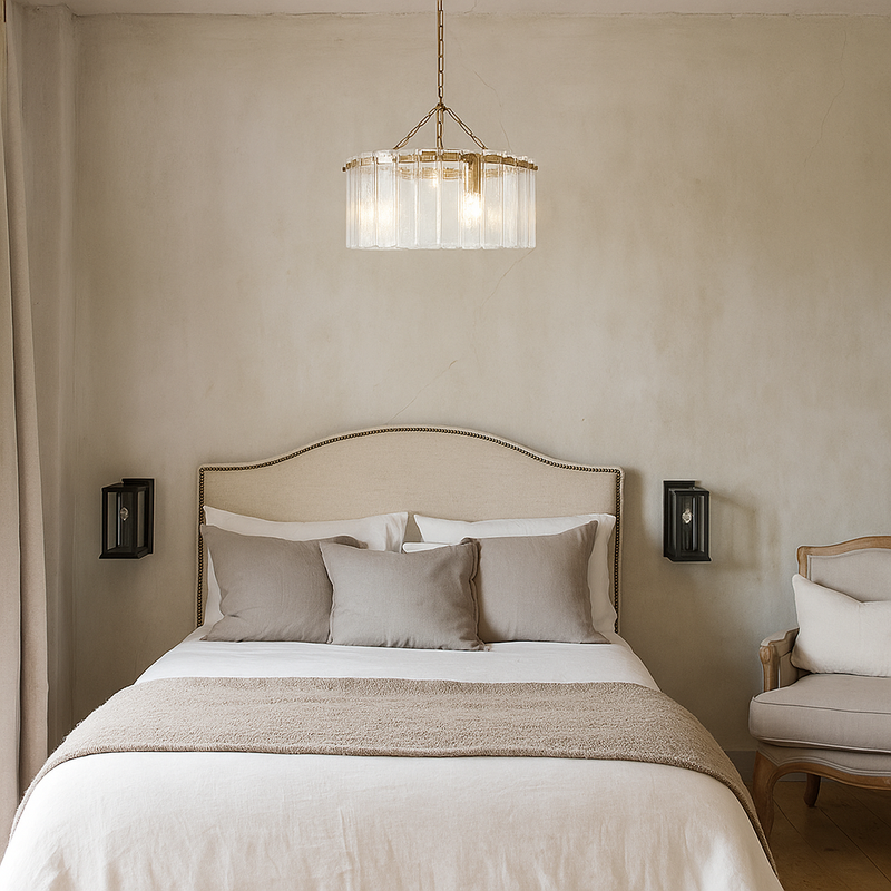 Textured Glass Pendant Light: Elegant 3-Light Gilt Design