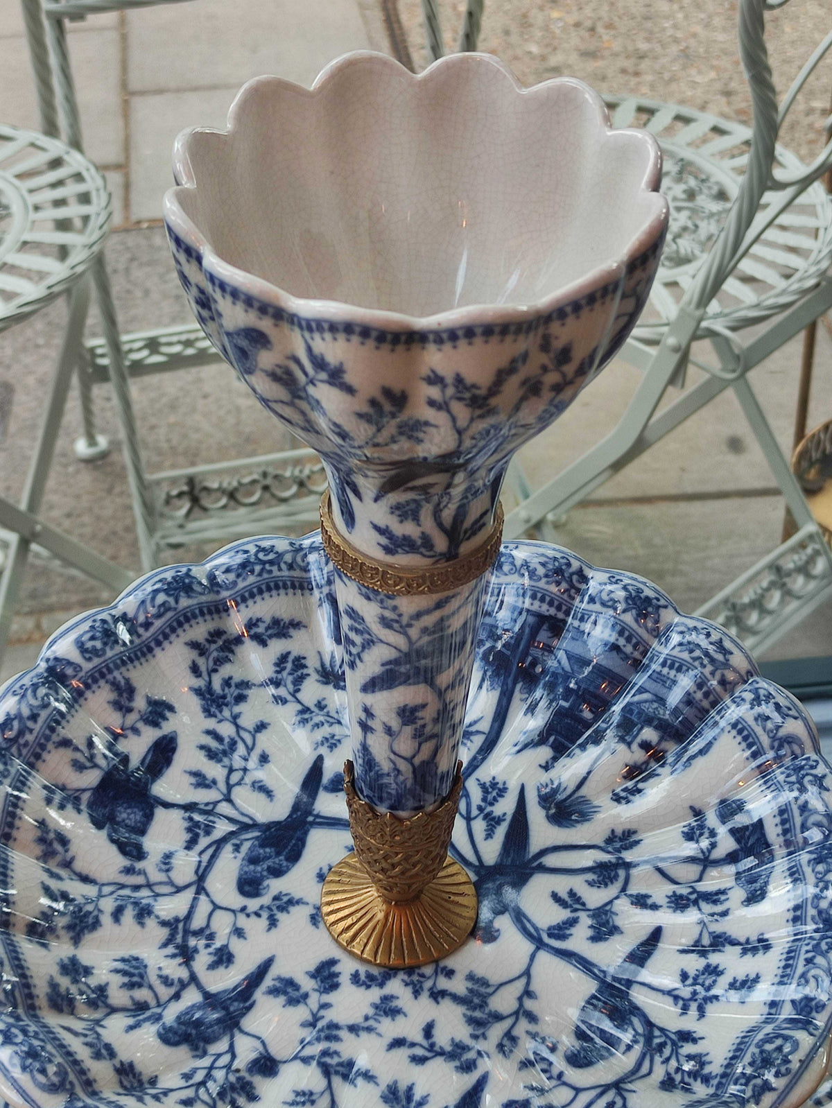 blue &amp; white porcelain tiered centrepiece stand