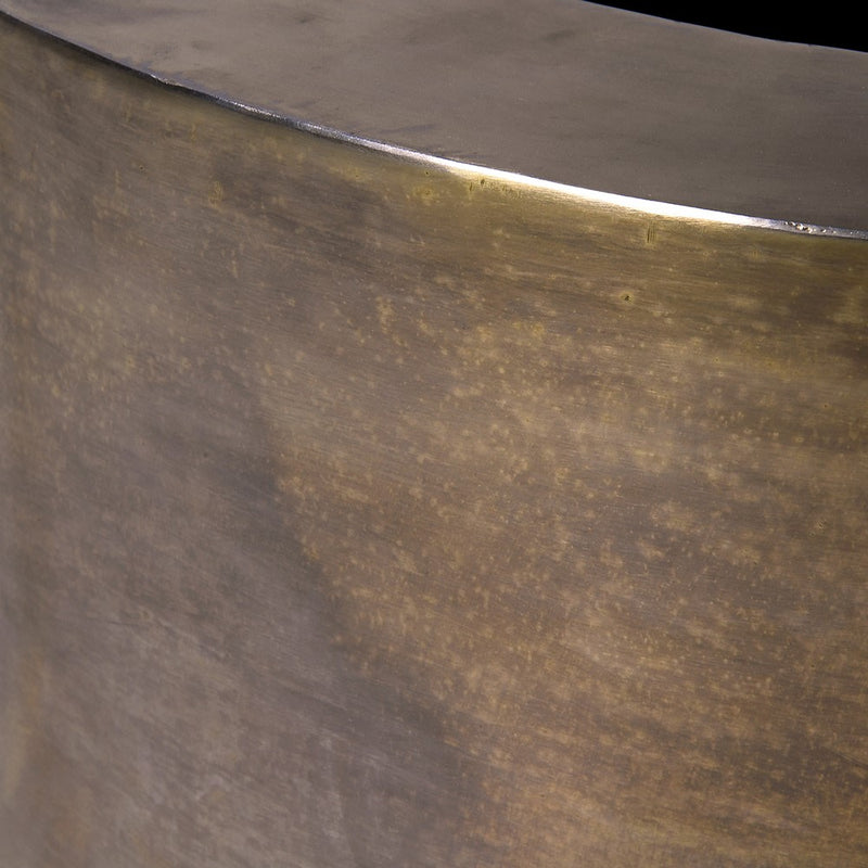 &nbsp;We have a few ultimate items, and this is the ultimate brass planter, a very large round brass pot, perfect for a statement plant.&nbsp; The absolute height of style, any plant would be proud to rest in such a stunning piece.&nbsp; &nbsp;70 cm round and 37 cm high, this is a planter that would not go unnoticed in the most stylish and contemporary of interiors.&nbsp; &nbsp;In an entryway or foyer, a kitchen, for the most precious plants in your living room - the ultimate in sleek, minimalist glamour.