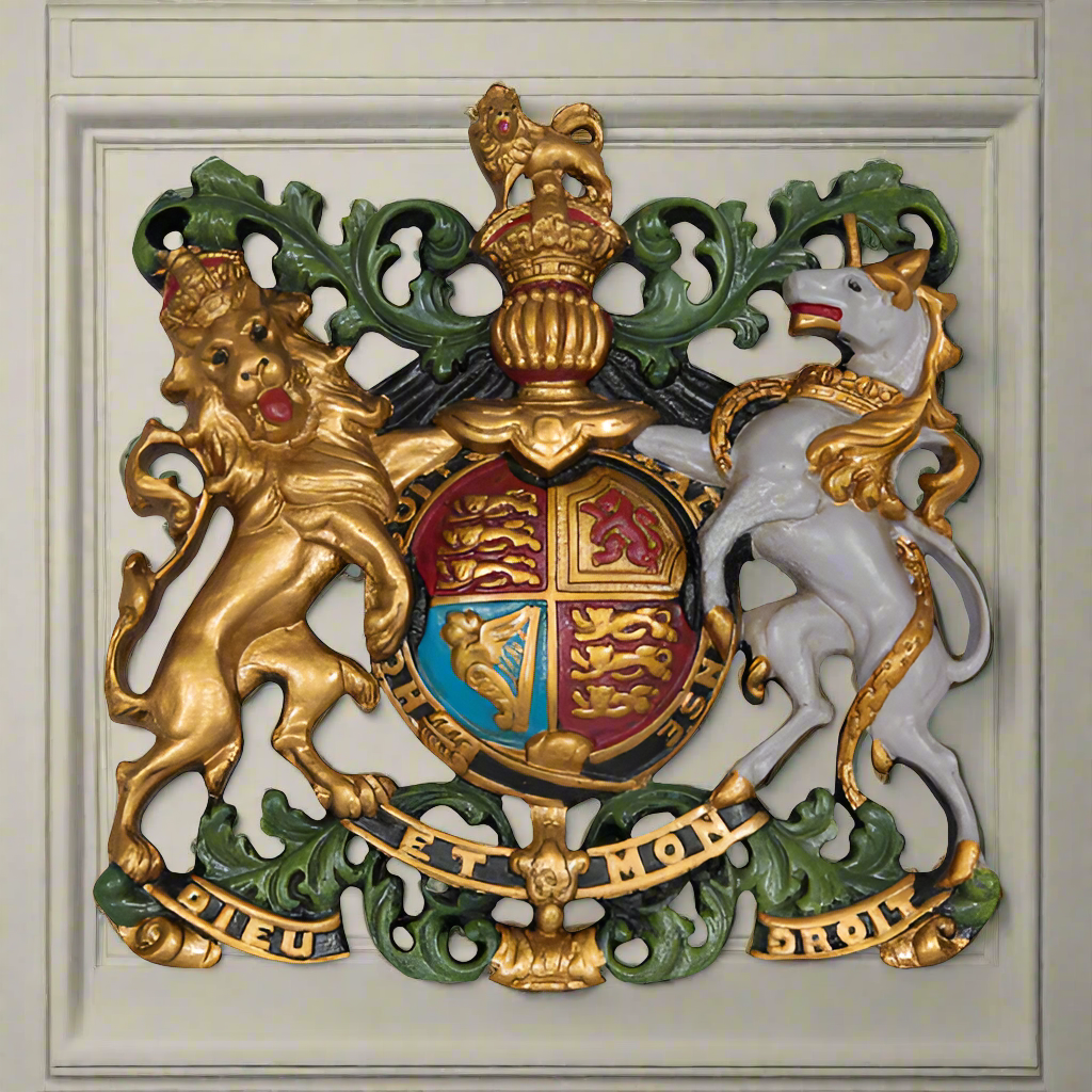 Coat of arms in a medium size, replica of royal crest, fun addition to a library, study or any wall.&nbsp; These colourful wall crests are as close a copy as possible to the real thing - a great gift for someone who has everything !!!
