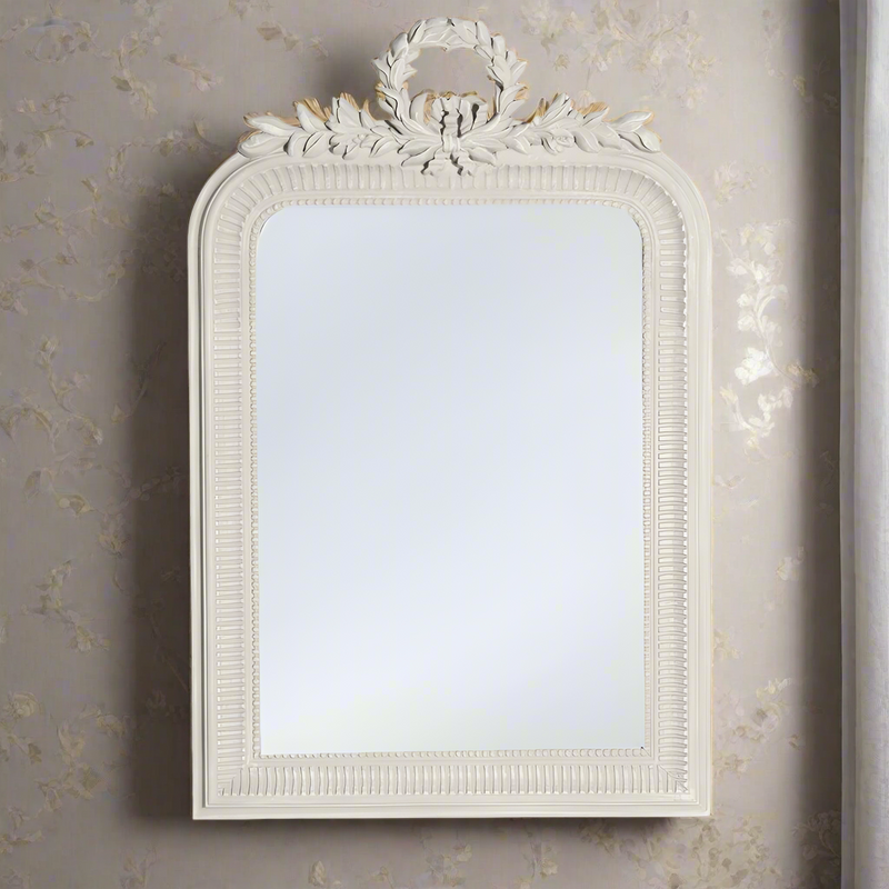 White laurel leaf and wreath classic mirror,antique styling in a contemporary finish. A really pretty, feminine mirror great for bedroom or dressing room.