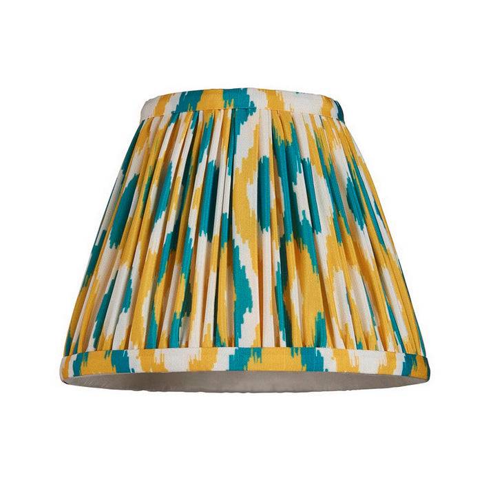 16cm tapered shade with a clip to fit golf or candle bulbs. Unique Ikat pattern design in yellow and green with taped edge detailing.
Perfect when paired with decorative table lights, wall lights or chandeliers.