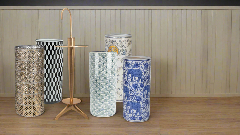 Tall lattice brass coloured umbrella stand, a really chic item for your hallway. Pierced metal gilt coloured stand, suitable for any hall to add a touch of grandeur.

H: 55 cm D: 23 cm